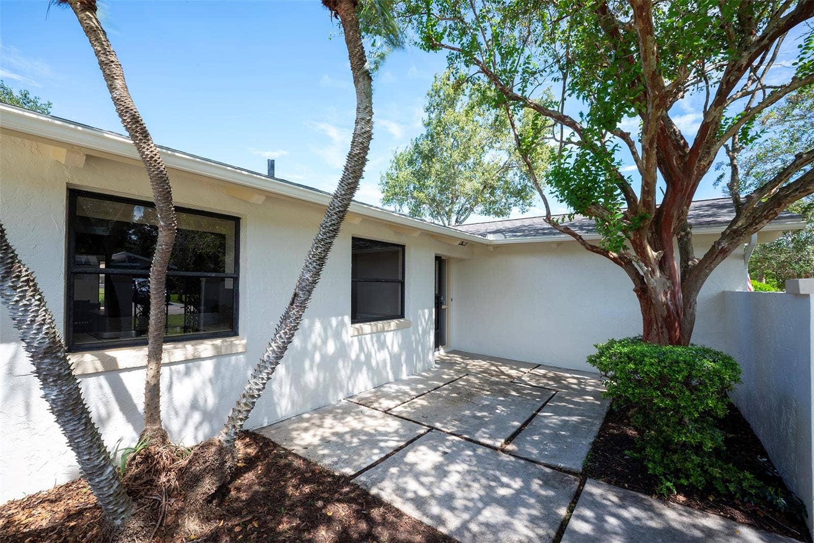 83 FARRAGUT DRIVE, Palm Coast, FL 32137 Another view of small courtyard entry