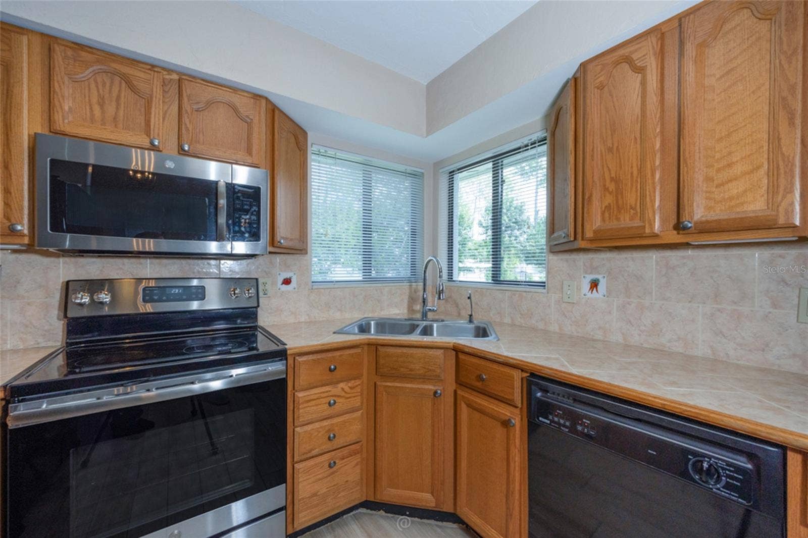 Lots of cabinet space