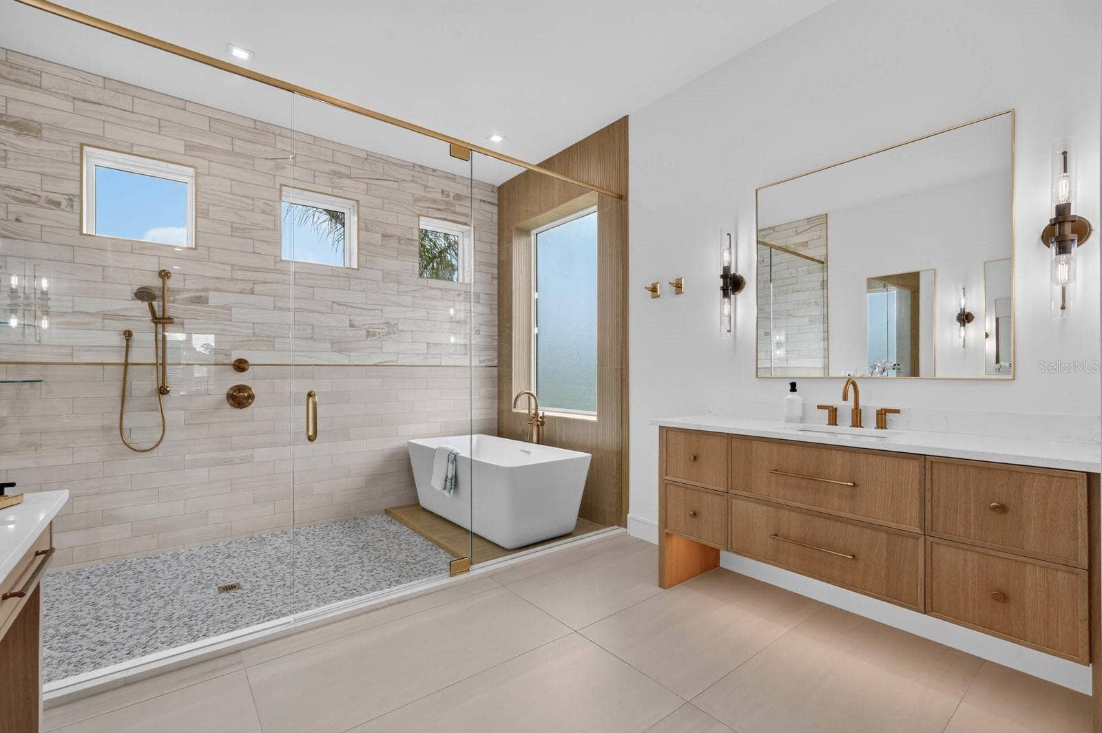 100 LA TOSCANA ROTONDA, Ormond Beach, FL 32174 100 LA TOSCANA ROTONDA, Ormond Beach, FL 32174