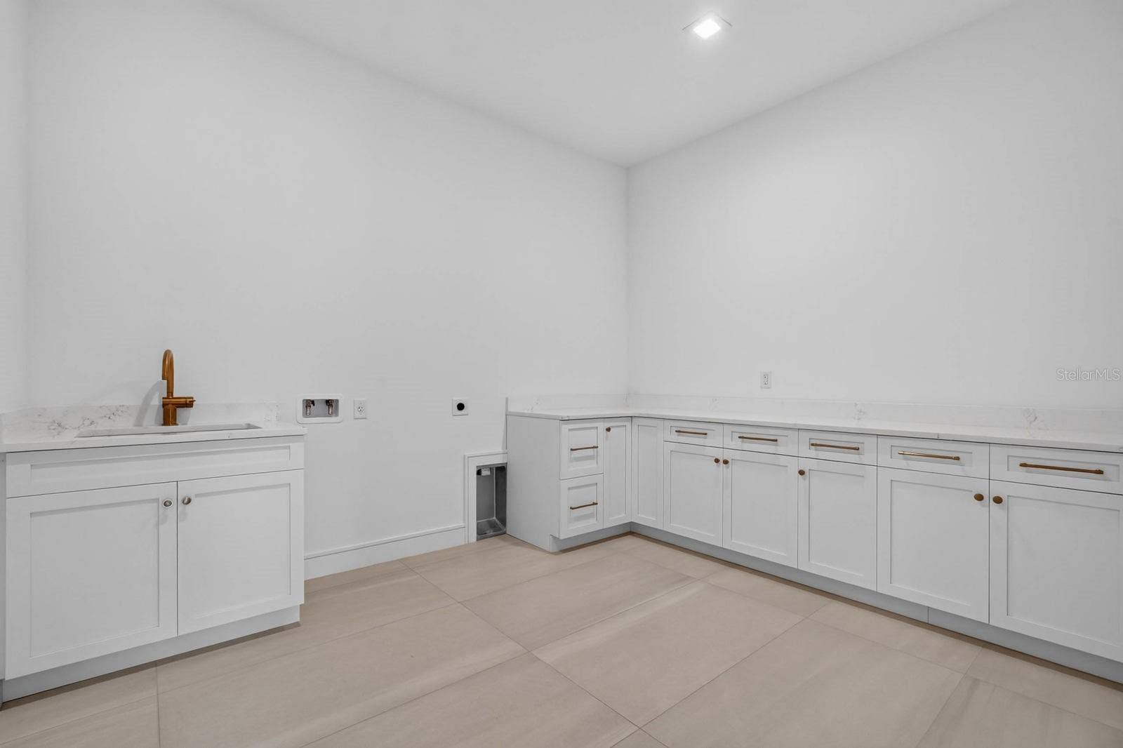 100 LA TOSCANA ROTONDA, Ormond Beach, FL 32174 100 LA TOSCANA ROTONDA, Ormond Beach, FL 32174