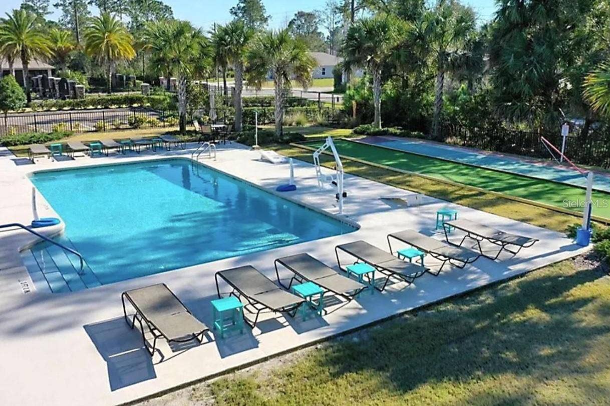 Community pool