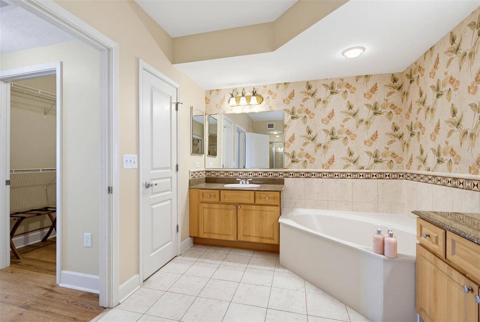 200 OCEAN CREST DRIVE, #1012, Palm Coast, FL 32137 200 OCEAN CREST DRIVE, #1012, Palm Coast, FL 32137