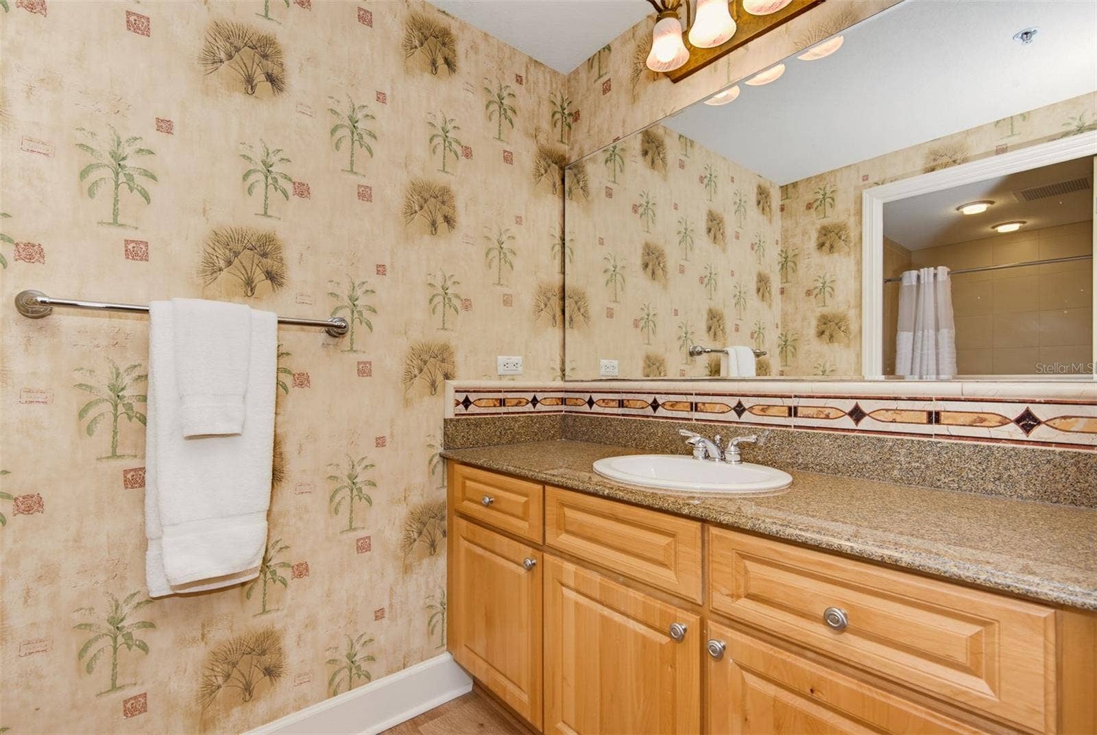 200 OCEAN CREST DRIVE, #1012, Palm Coast, FL 32137 200 OCEAN CREST DRIVE, #1012, Palm Coast, FL 32137