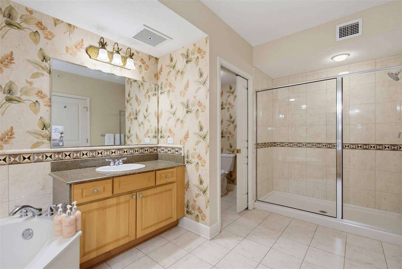 200 OCEAN CREST DRIVE, #1012, Palm Coast, FL 32137 200 OCEAN CREST DRIVE, #1012, Palm Coast, FL 32137