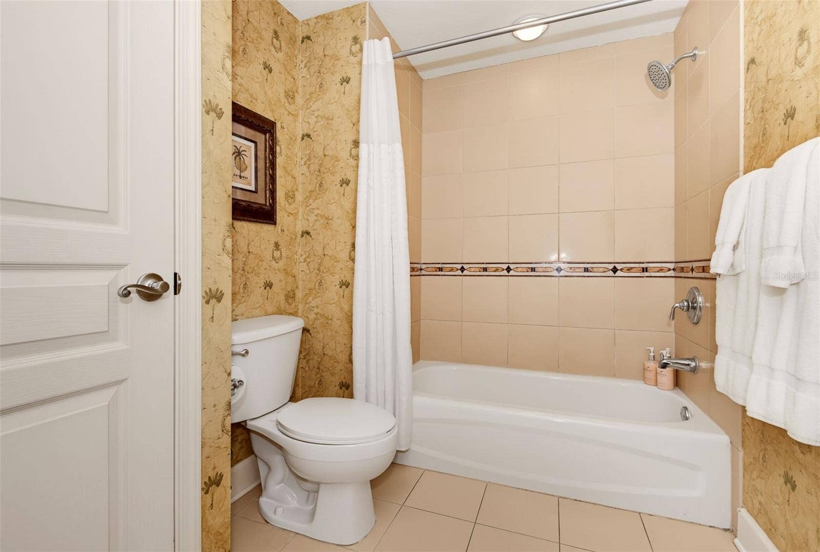 200 OCEAN CREST DRIVE, #1012, Palm Coast, FL 32137 200 OCEAN CREST DRIVE, #1012, Palm Coast, FL 32137