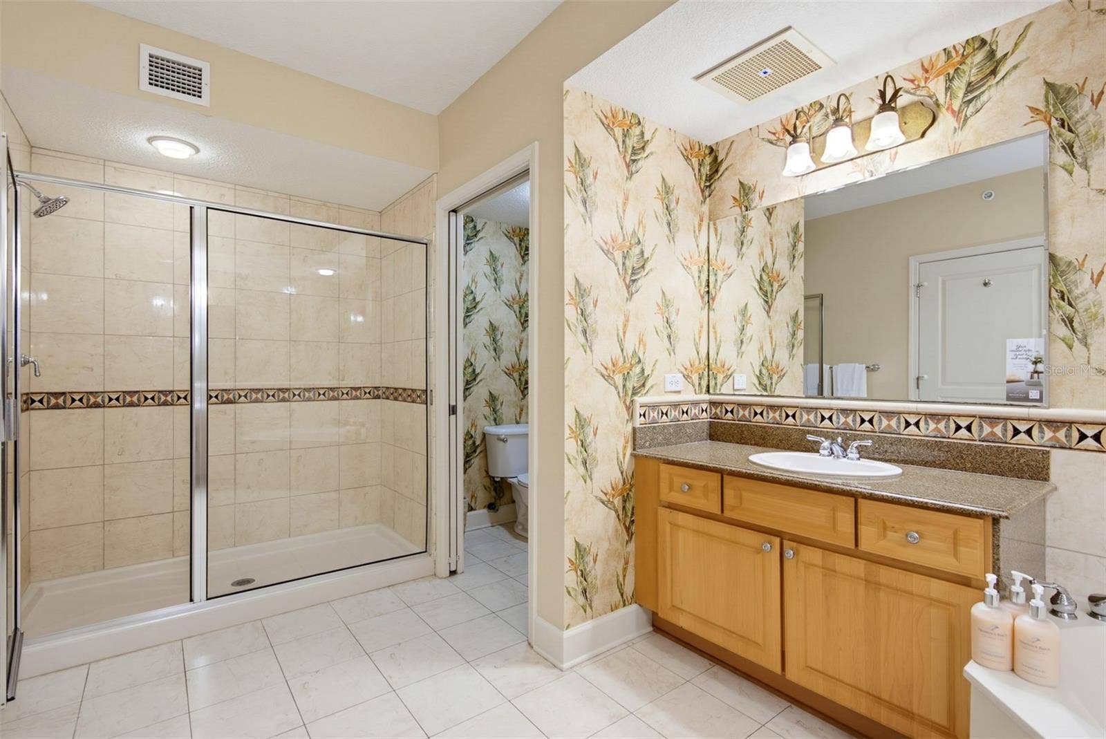 200 OCEAN CREST DRIVE, #1012, Palm Coast, FL 32137 200 OCEAN CREST DRIVE, #1012, Palm Coast, FL 32137