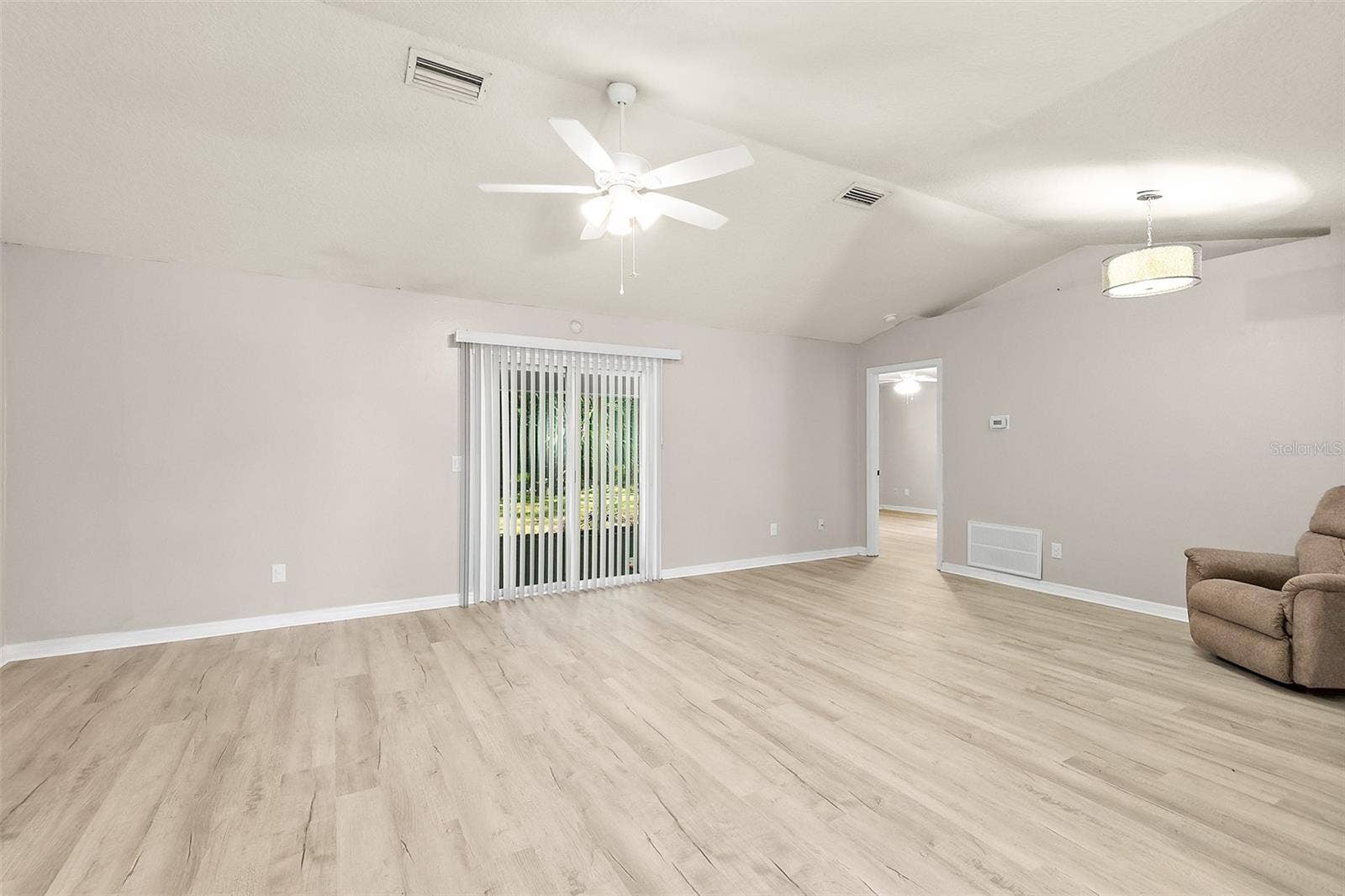 53 BIRCHWOOD DRIVE, Palm Coast, FL 32137 53 BIRCHWOOD DRIVE, Palm Coast, FL 32137