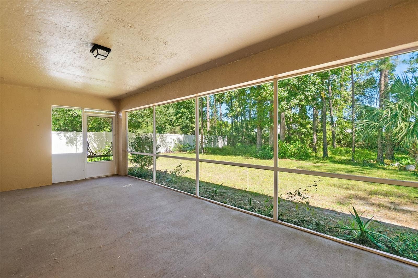 53 BIRCHWOOD DRIVE, Palm Coast, FL 32137 53 BIRCHWOOD DRIVE, Palm Coast, FL 32137