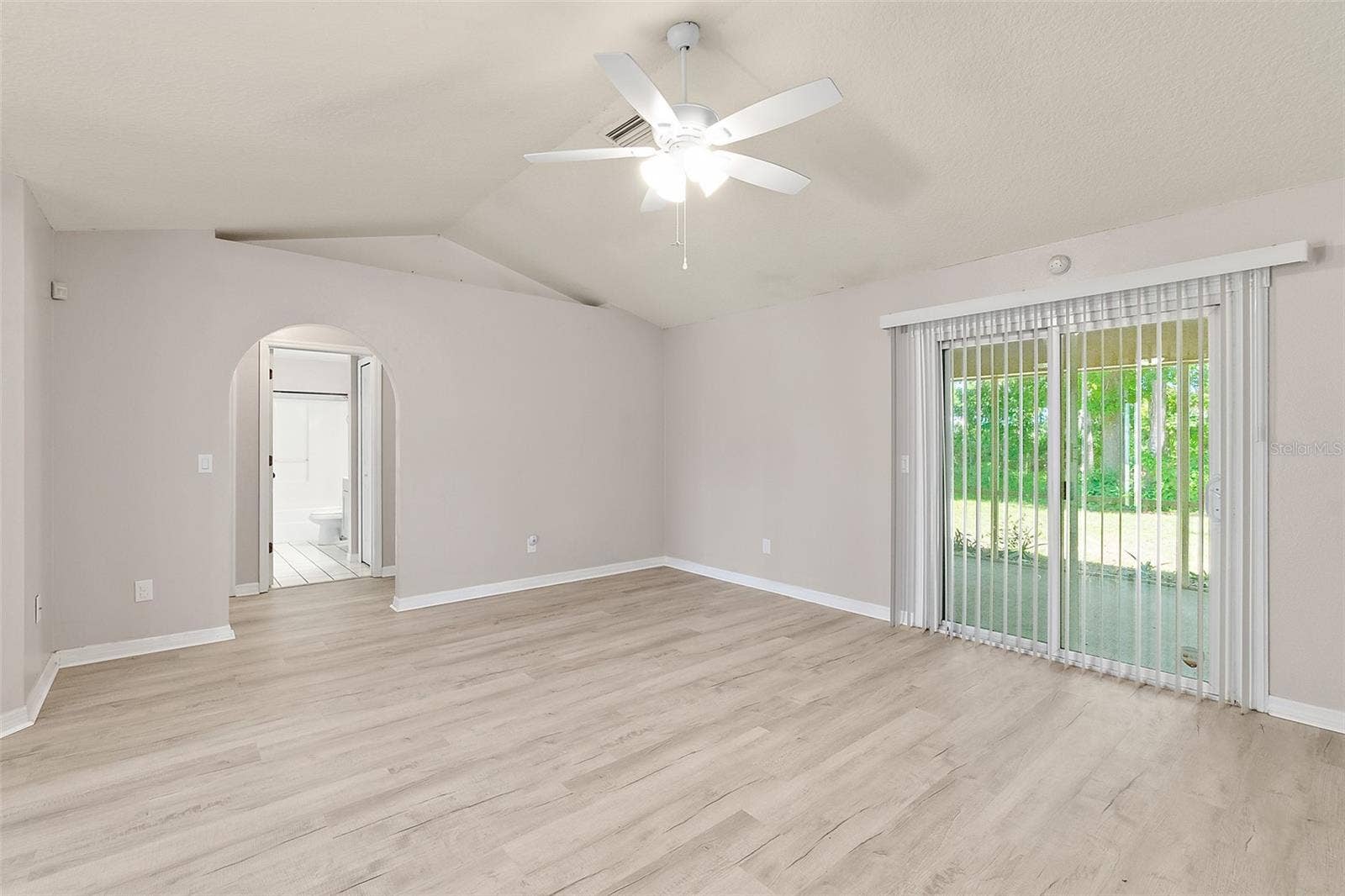 53 BIRCHWOOD DRIVE, Palm Coast, FL 32137 53 BIRCHWOOD DRIVE, Palm Coast, FL 32137