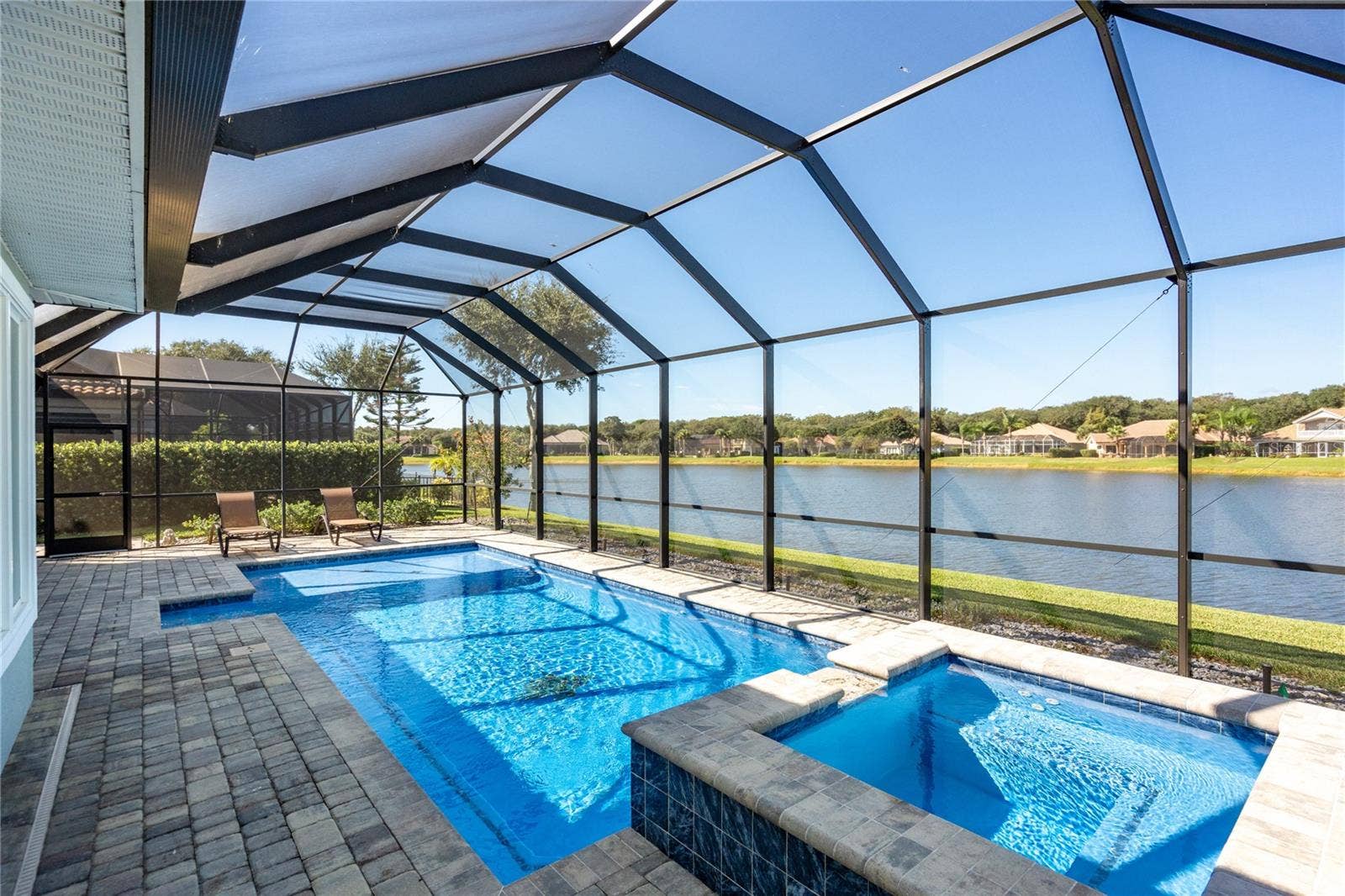 18 OAK VIEW CIRCLE E, Palm Coast, FL 32137 Heated spa