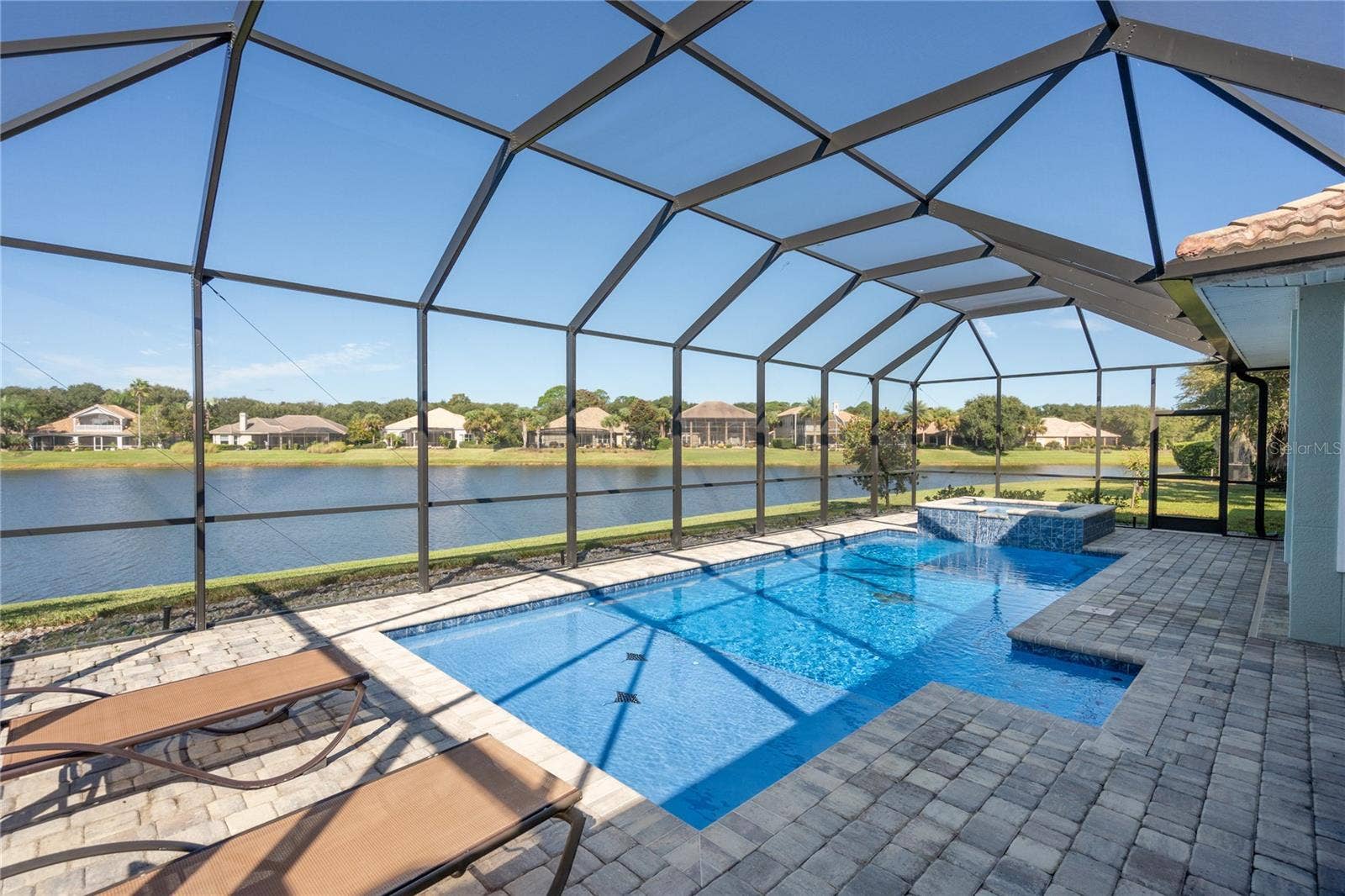 18 OAK VIEW CIRCLE E, Palm Coast, FL 32137 Heated saltwater pool