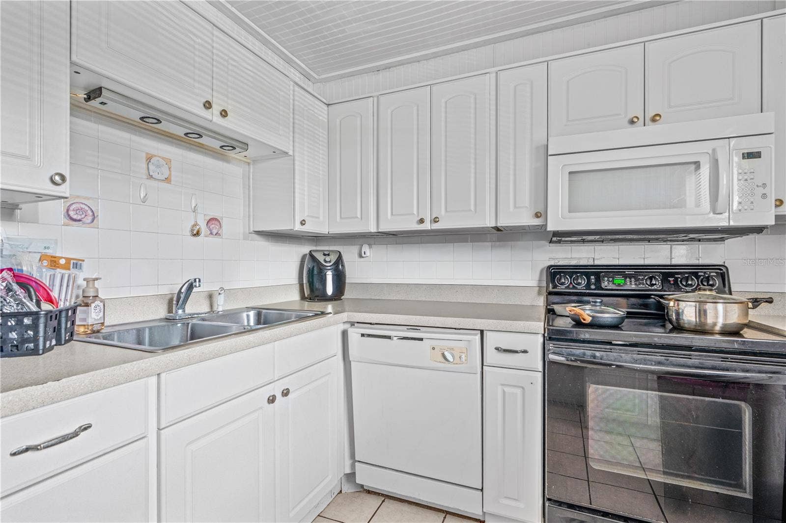 1504 VIRGINIA AVENUE, #204, Daytona Beach, FL 32114 1504 VIRGINIA AVENUE, #204, Daytona Beach, FL 32114