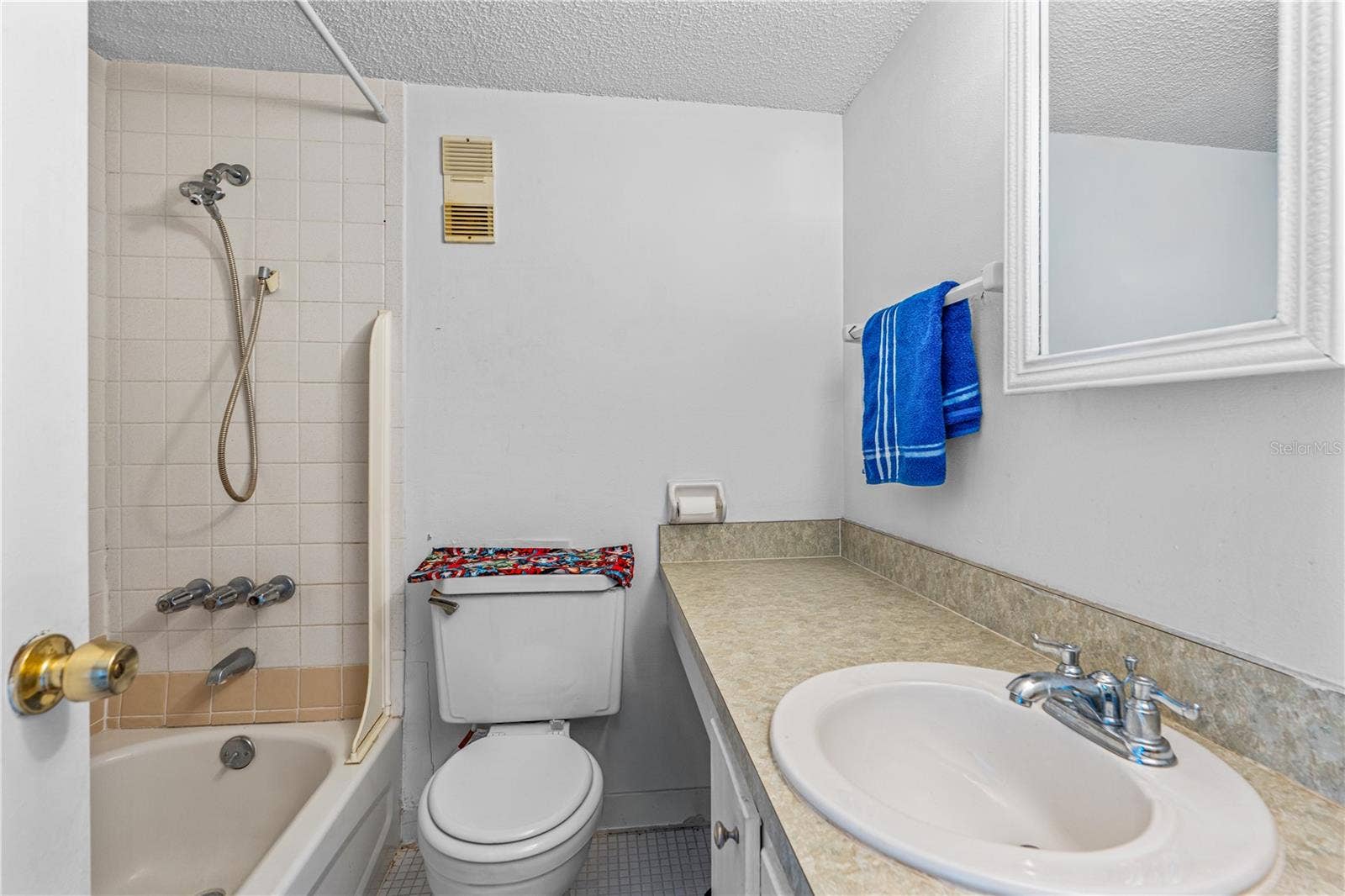 1504 VIRGINIA AVENUE, #204, Daytona Beach, FL 32114 1504 VIRGINIA AVENUE, #204, Daytona Beach, FL 32114