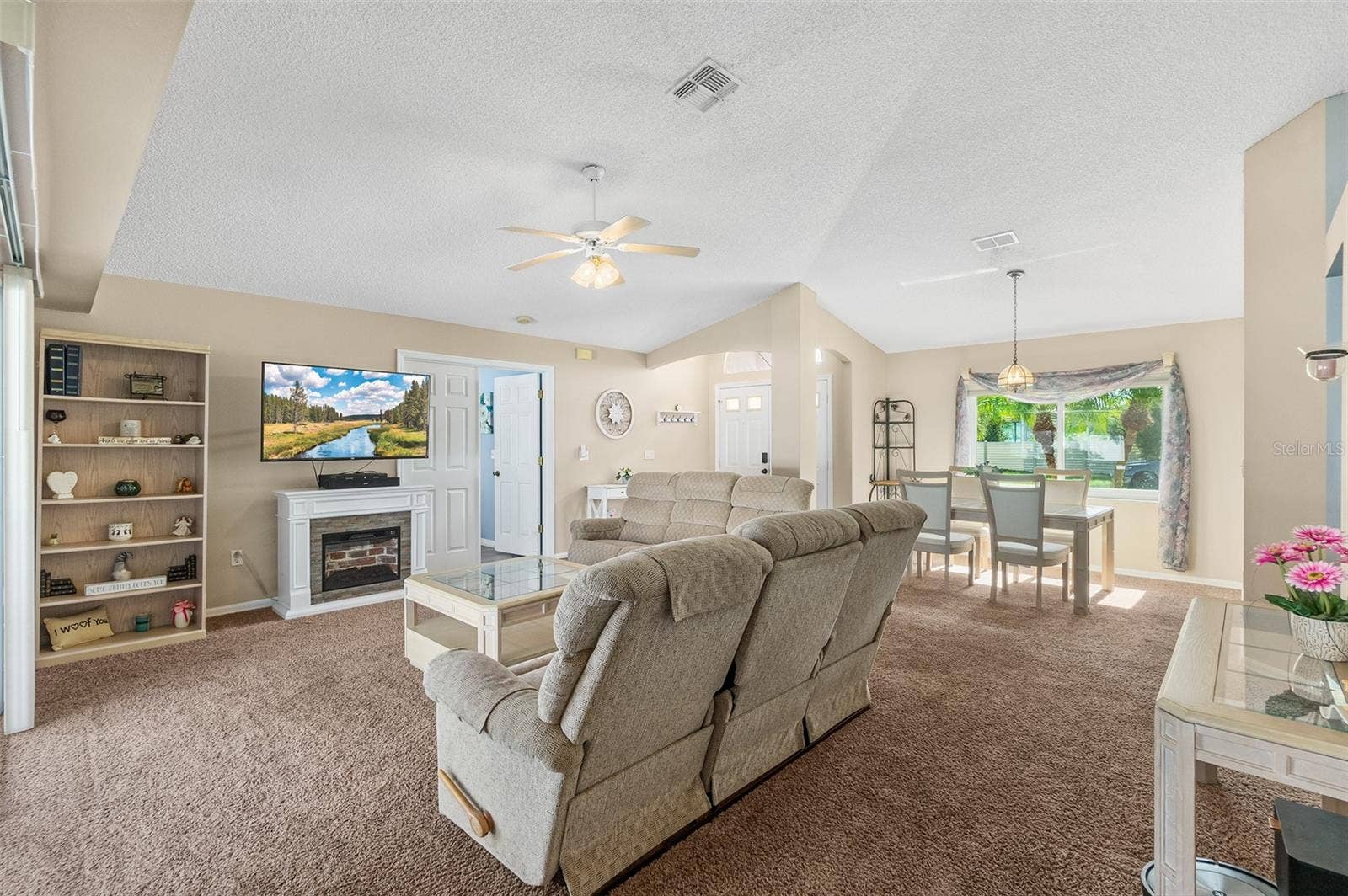 125 PRITCHARD DRIVE, Palm Coast, FL 32164 125 PRITCHARD DRIVE, Palm Coast, FL 32164