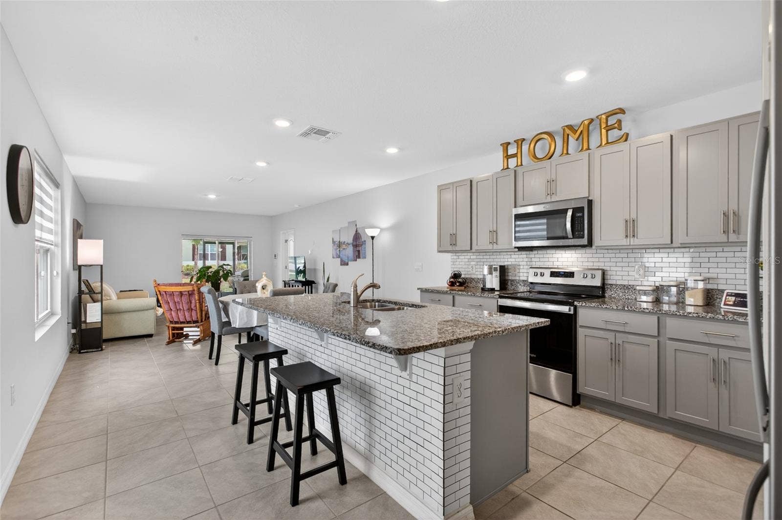 367 CARYOTA COURT, New Smyrna Beach, FL 32168 367 CARYOTA COURT, New Smyrna Beach, FL 32168