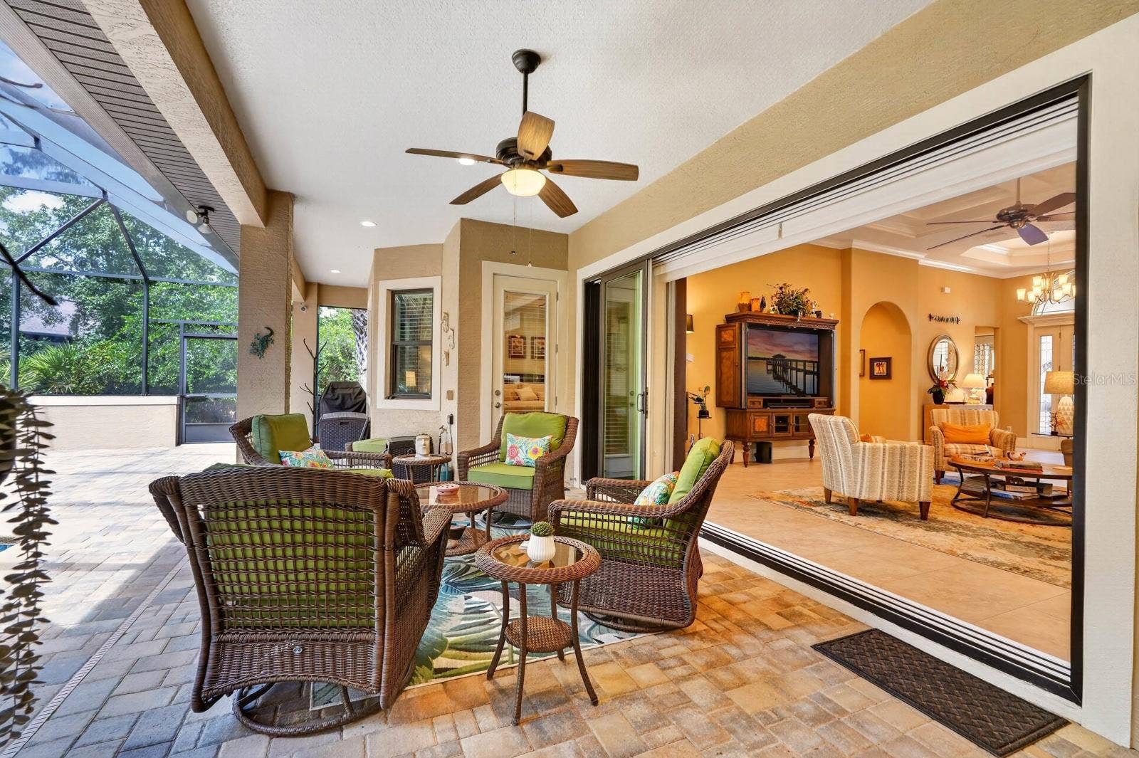 Large Screened Lanai