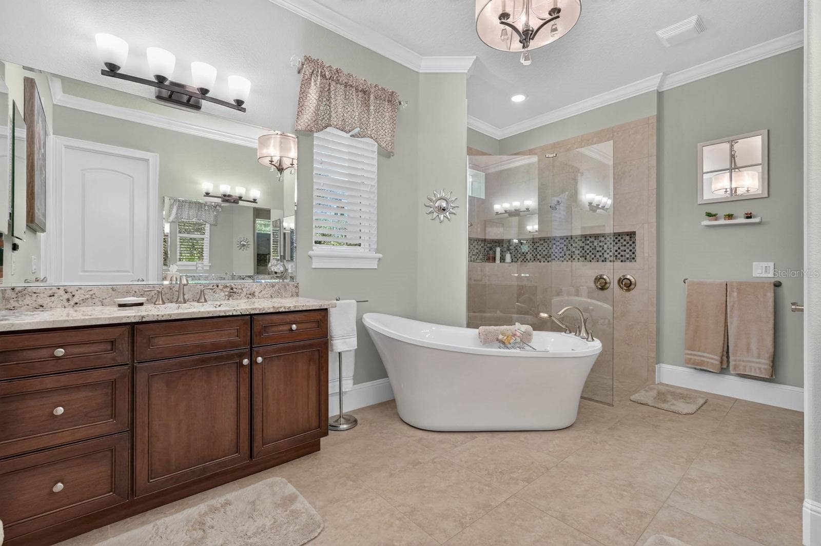 Primary En-Suite