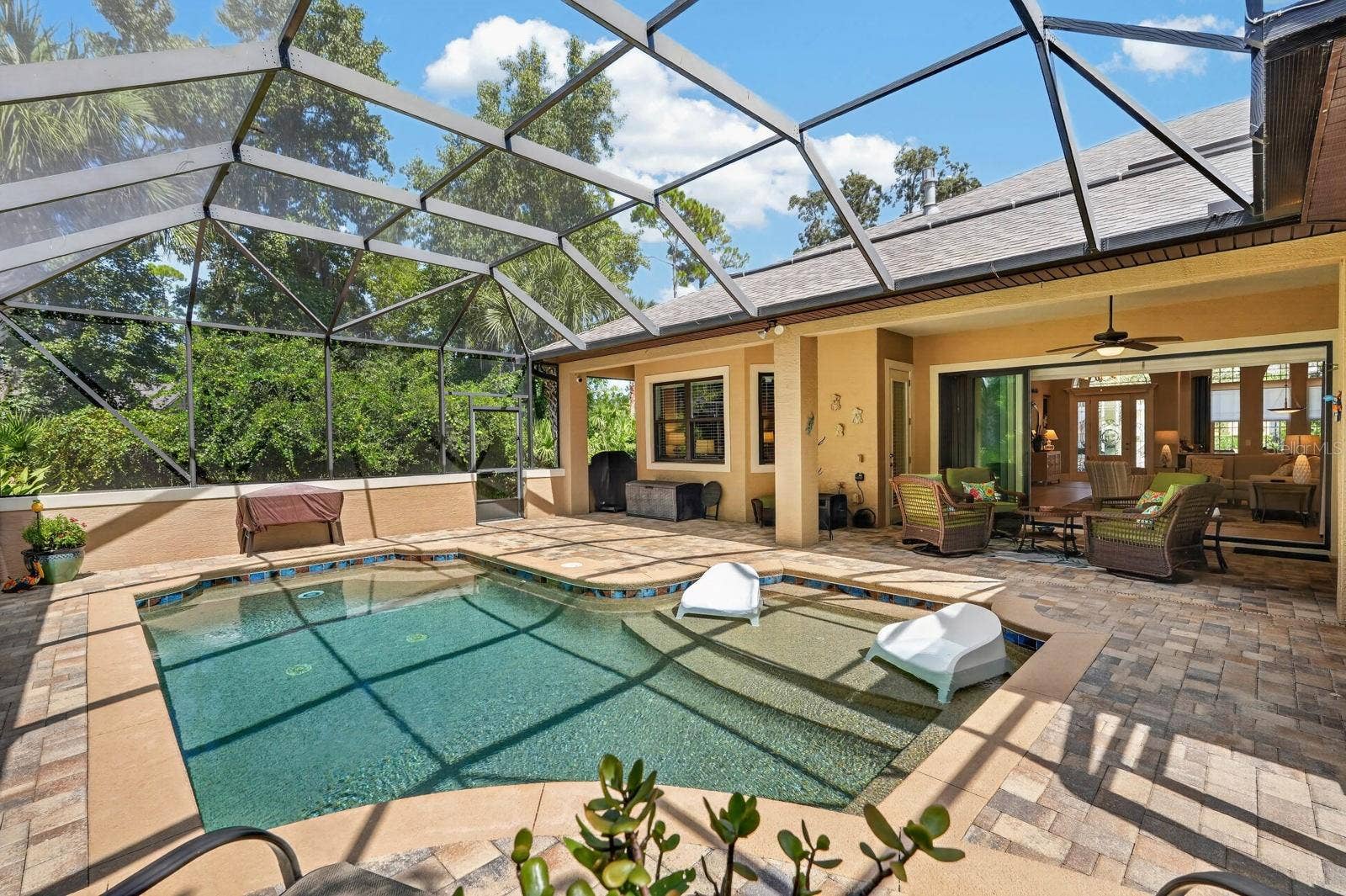 Large Screened Lanai