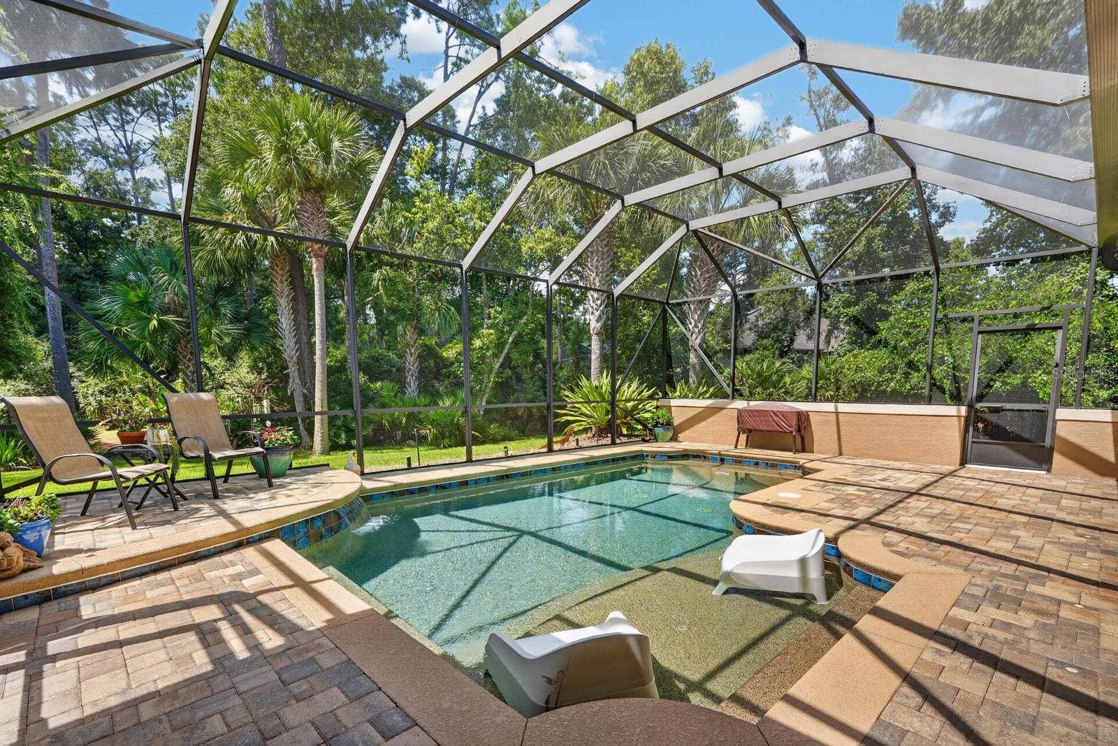 Large Screened Lanai