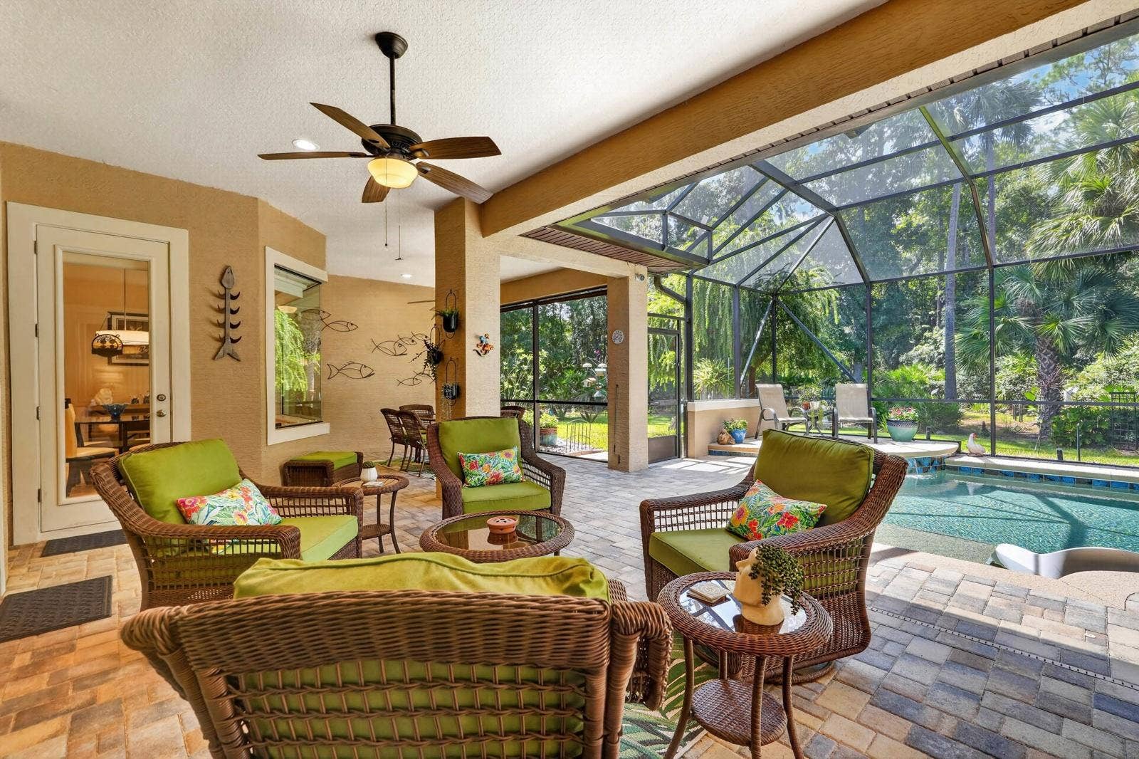 Large Screened Lanai