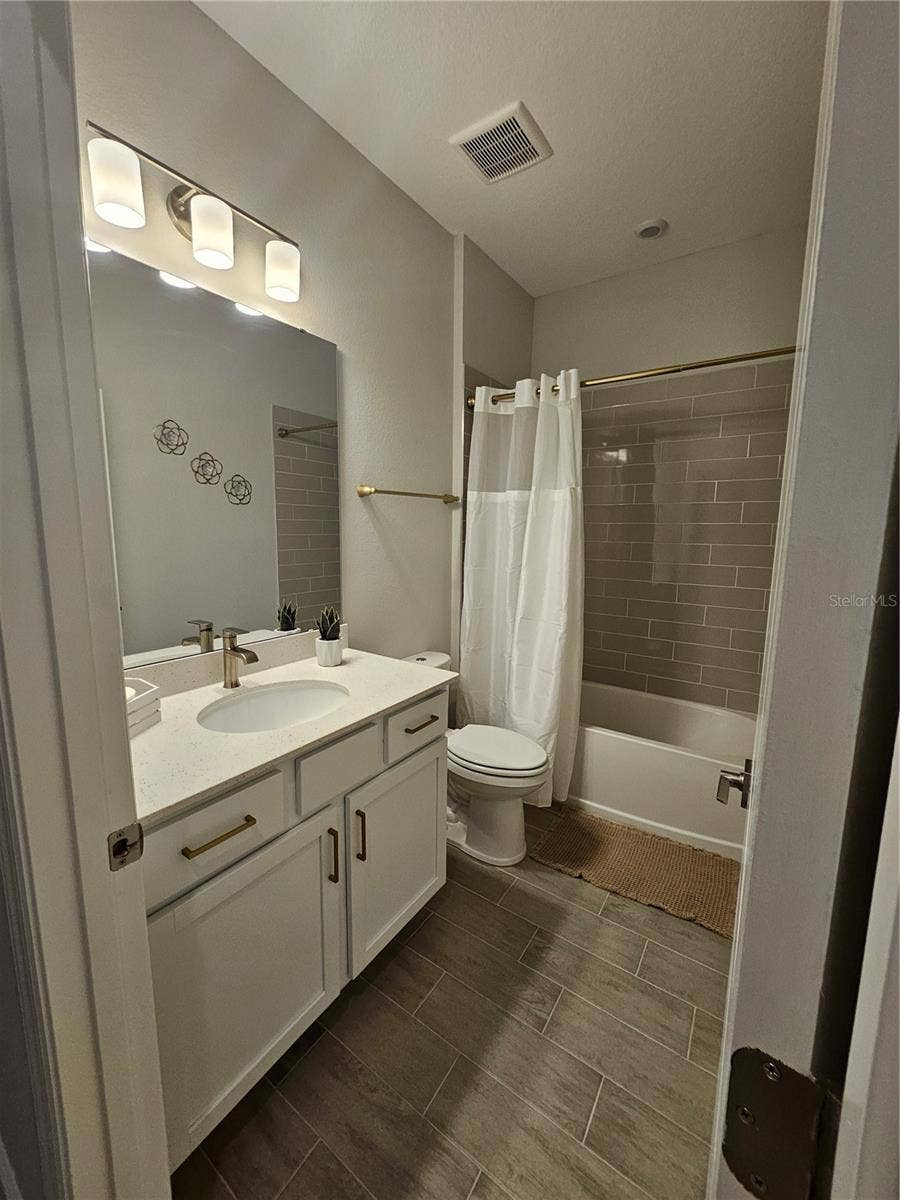 74 UHL PATH, Palm Coast, FL 32164 Bathroom 2