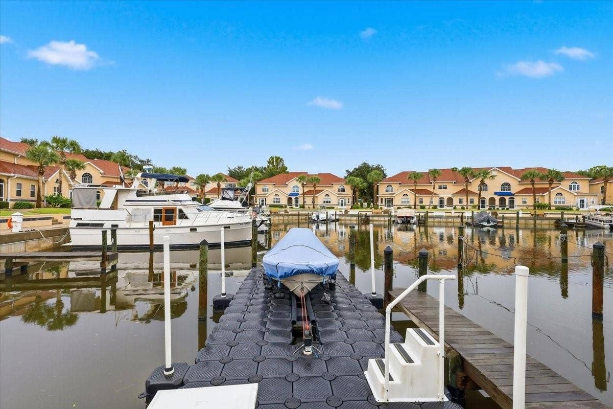 2 MARINA POINT PLACE, Palm Coast, FL 32137