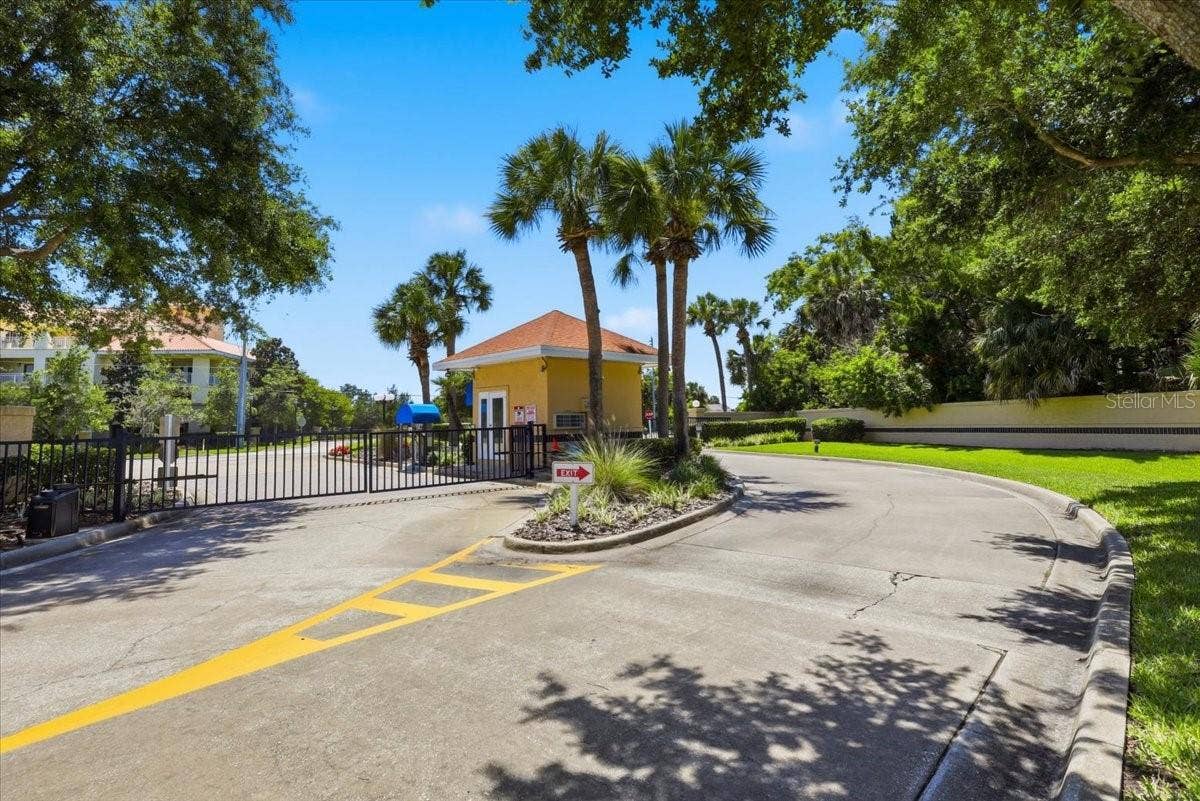 2 MARINA POINT PLACE, Palm Coast, FL 32137