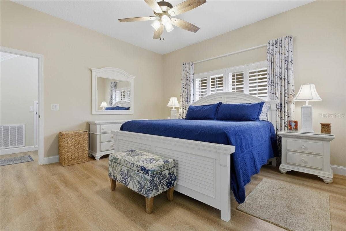 2 MARINA POINT PLACE, Palm Coast, FL 32137