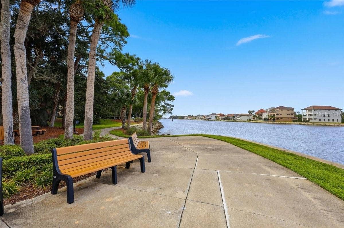 2 MARINA POINT PLACE, Palm Coast, FL 32137
