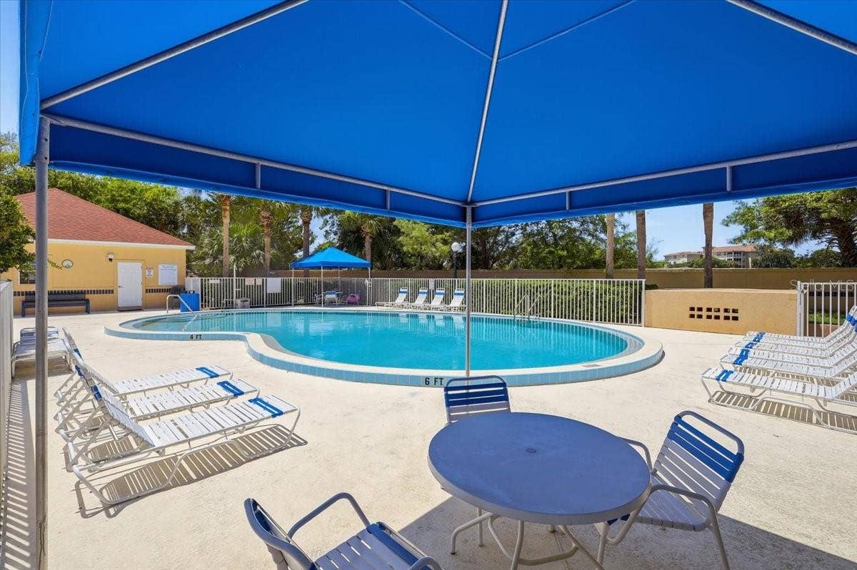 2 MARINA POINT PLACE, Palm Coast, FL 32137