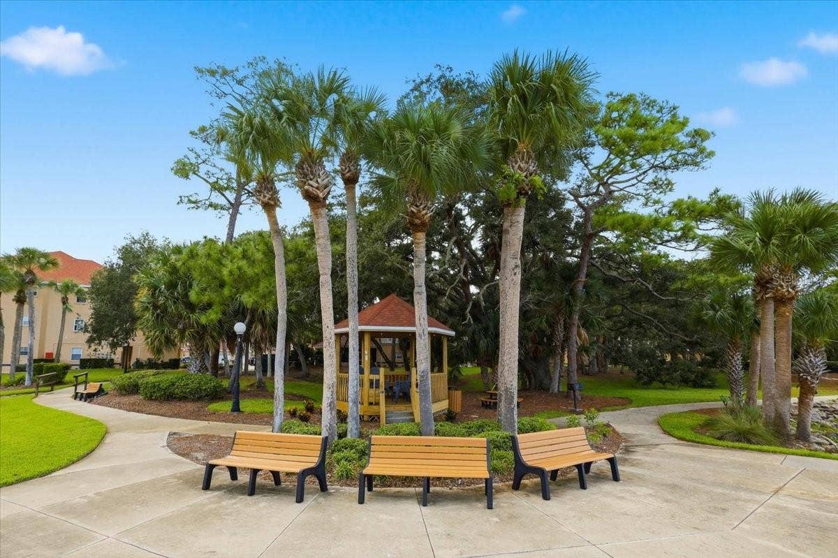 2 MARINA POINT PLACE, Palm Coast, FL 32137