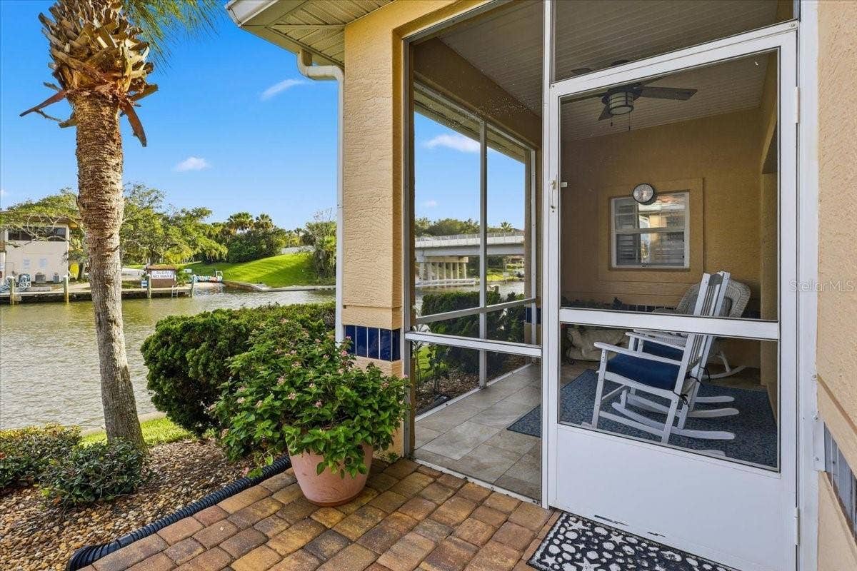 2 MARINA POINT PLACE, Palm Coast, FL 32137