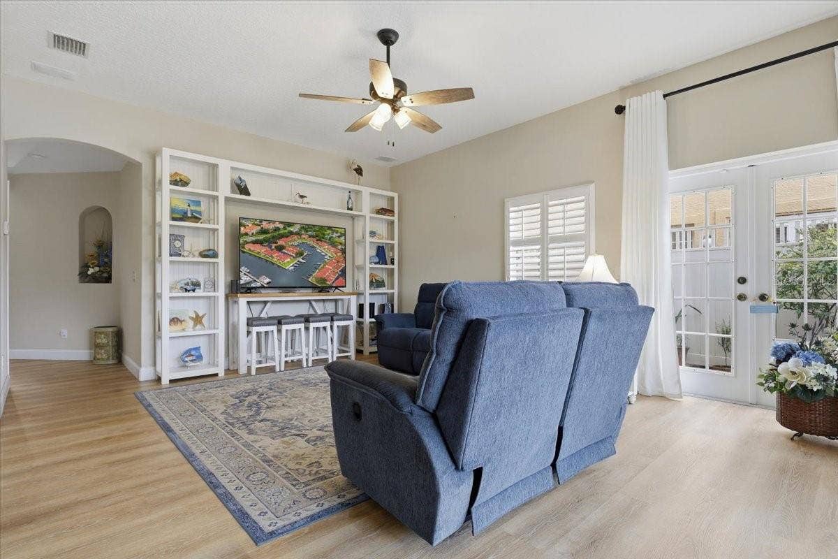 2 MARINA POINT PLACE, Palm Coast, FL 32137