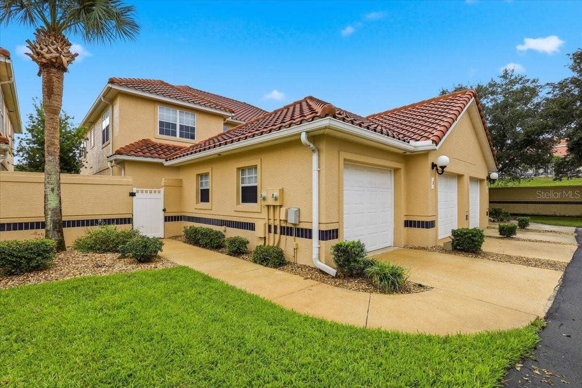 2 MARINA POINT PLACE, Palm Coast, FL 32137