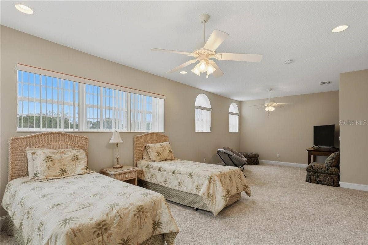 2 MARINA POINT PLACE, Palm Coast, FL 32137
