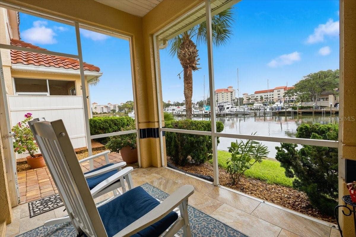 2 MARINA POINT PLACE, Palm Coast, FL 32137