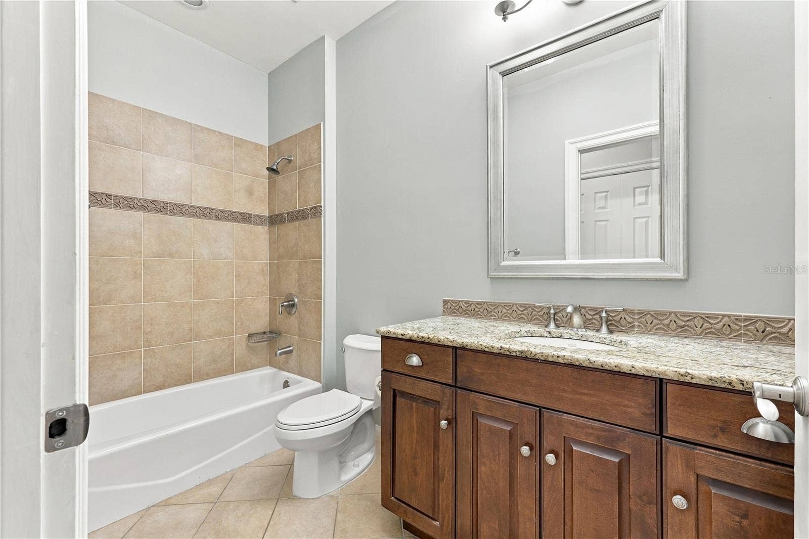200 OCEAN CREST DRIVE, #542, Palm Coast, FL 32137 200 OCEAN CREST DRIVE, #542, Palm Coast, FL 32137