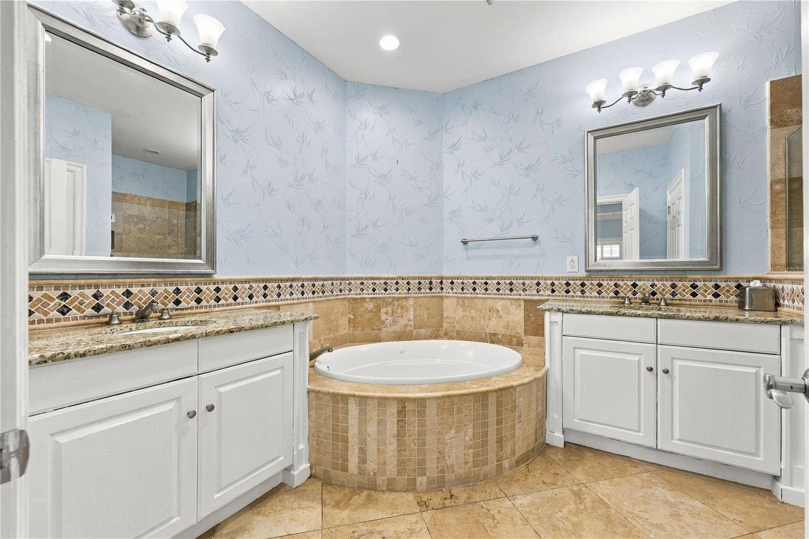 200 OCEAN CREST DRIVE, #542, Palm Coast, FL 32137 200 OCEAN CREST DRIVE, #542, Palm Coast, FL 32137
