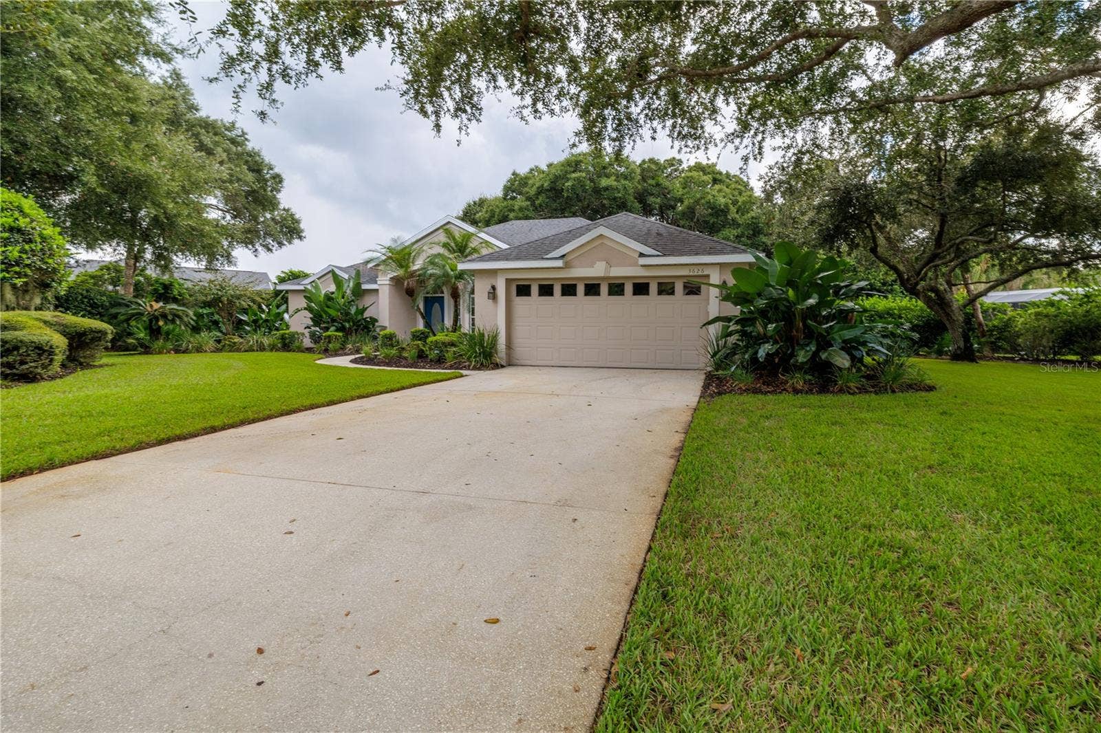 3626 MALLOW DRIVE, Ormond Beach, FL 32174 Driveway