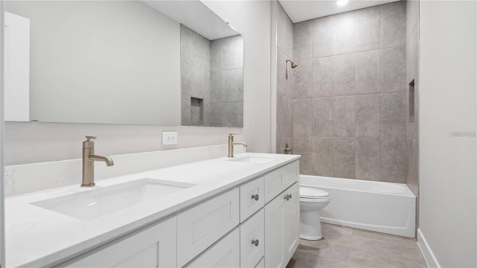 Photo of completed home; actual finishes and colors may vary
