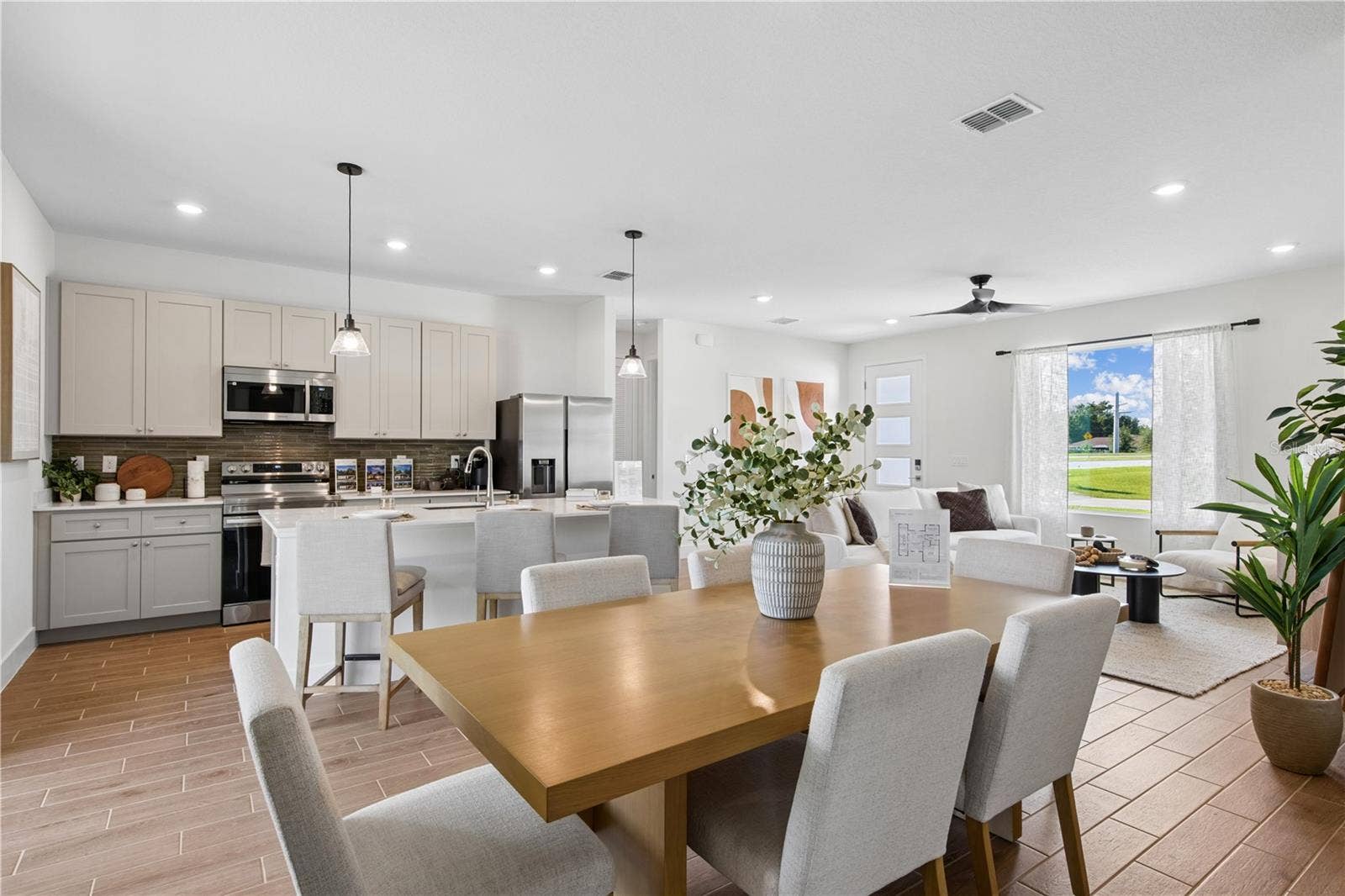 106 RAMBLEWOOD DRIVE, Palm Coast, FL 32164 Photo of completed model; actual finishes and colors may vary