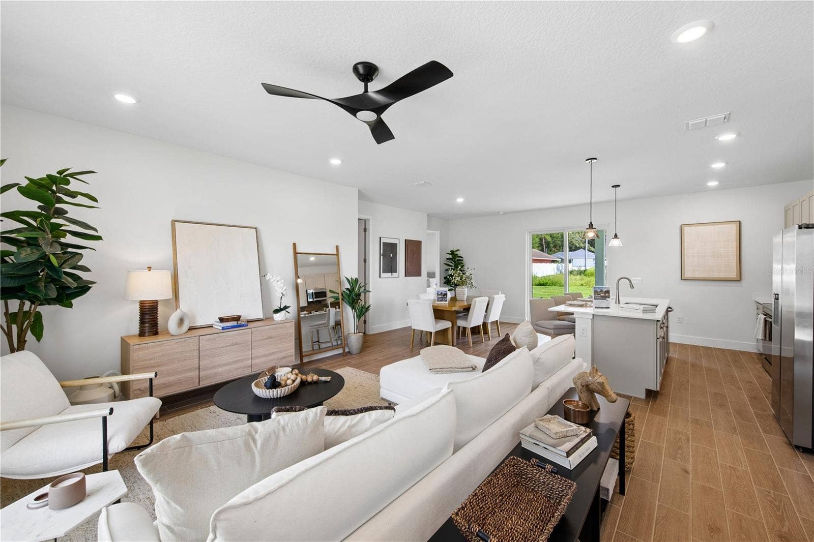106 RAMBLEWOOD DRIVE, Palm Coast, FL 32164 Photo of completed model; actual finishes and colors may vary