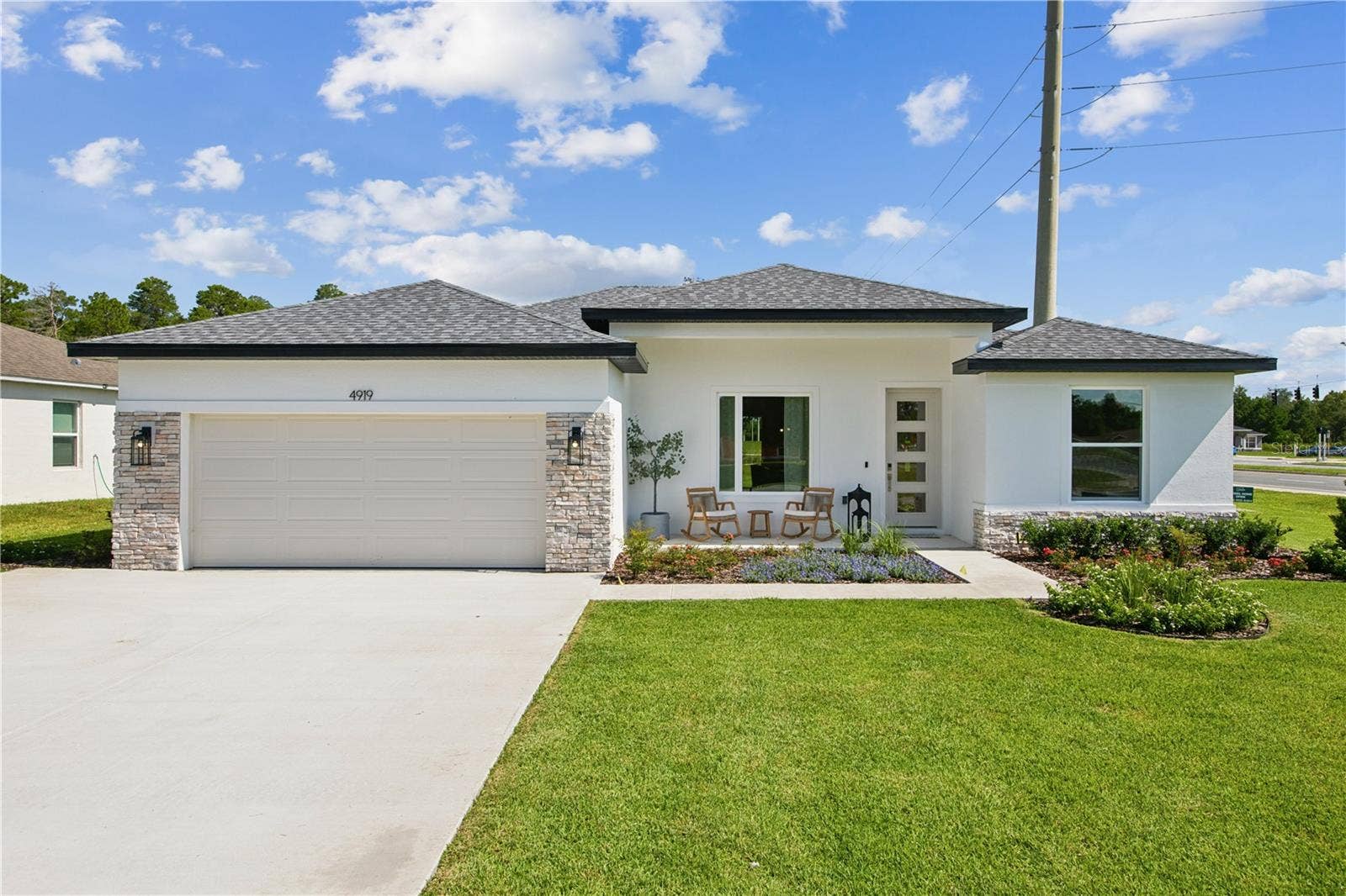 106 RAMBLEWOOD DRIVE, Palm Coast, FL 32164 Photo of completed model; actual finishes and colors may vary