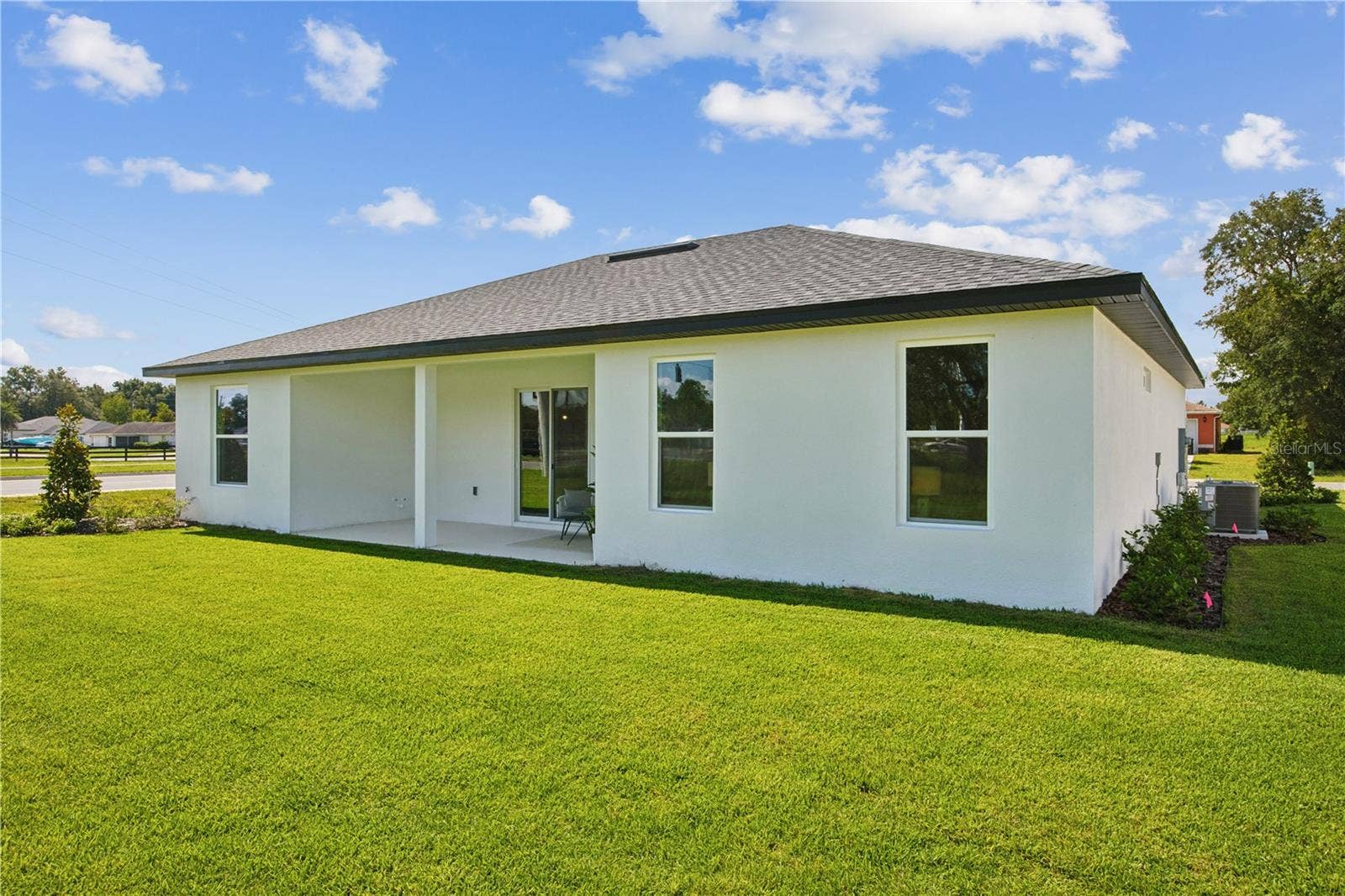 106 RAMBLEWOOD DRIVE, Palm Coast, FL 32164 Photo of completed model; actual finishes and colors may vary