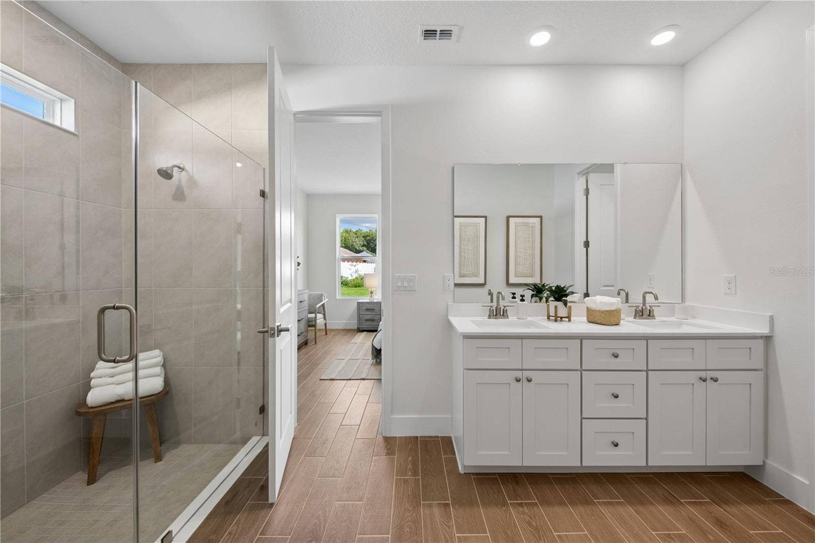 106 RAMBLEWOOD DRIVE, Palm Coast, FL 32164 Photo of completed model; actual finishes and colors may vary