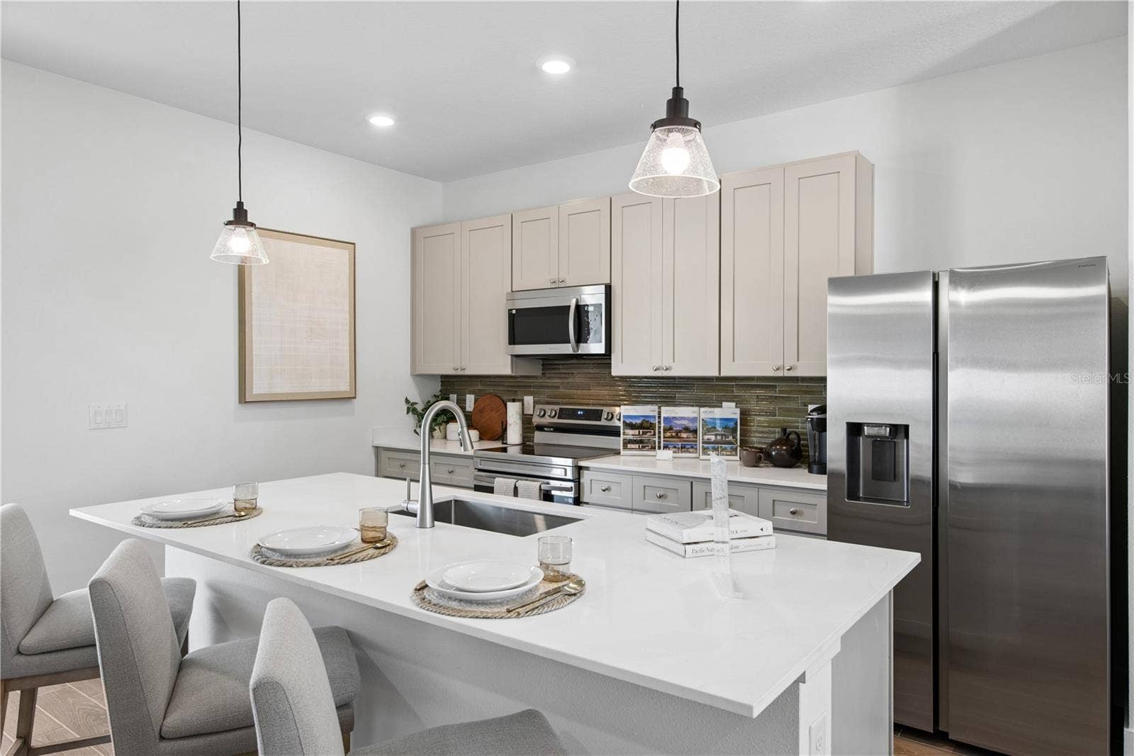 106 RAMBLEWOOD DRIVE, Palm Coast, FL 32164 Photo of completed model; actual finishes and colors may vary
