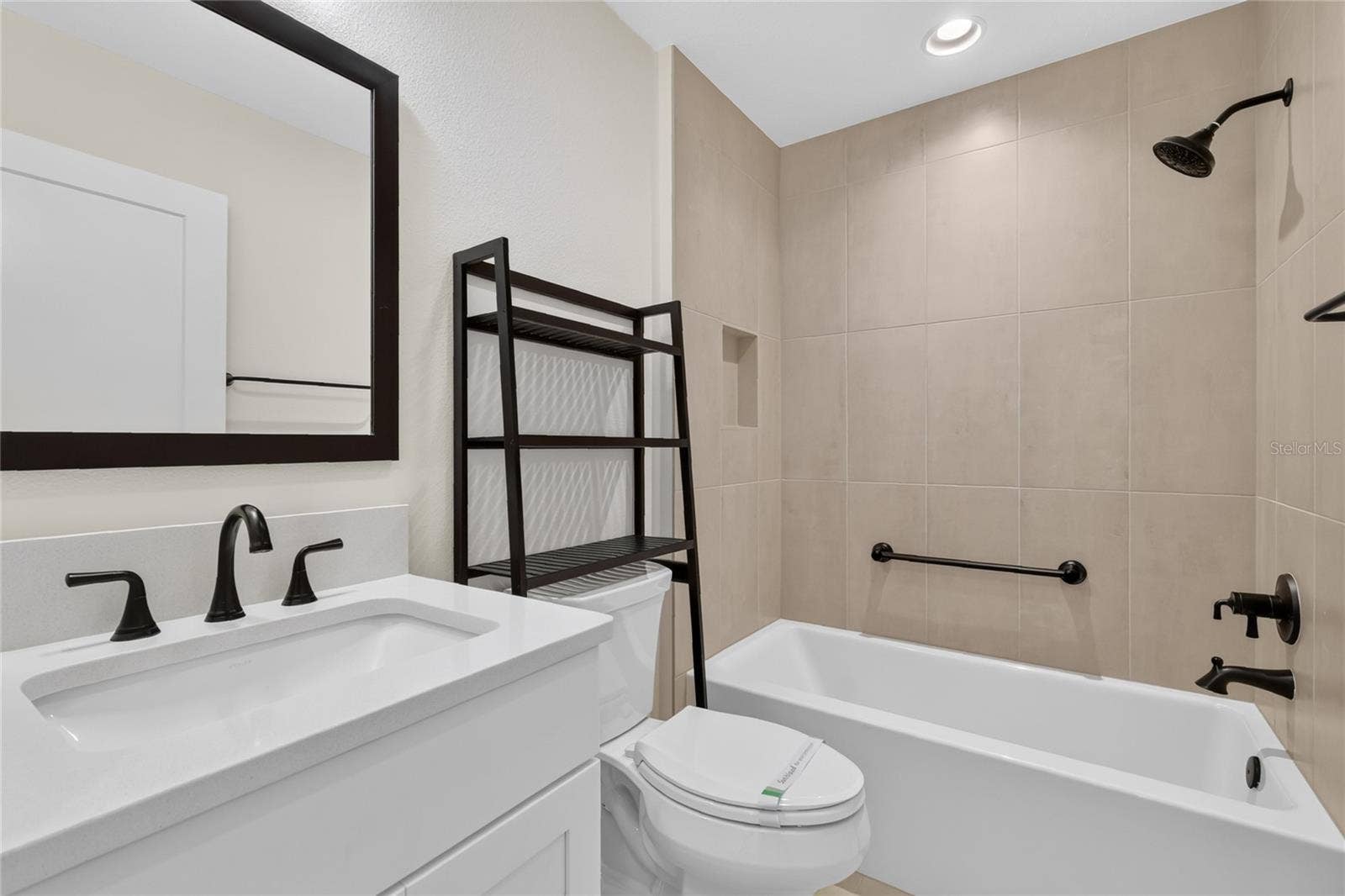 7262 MIDDLETON DRIVE, Middleton, FL 34762