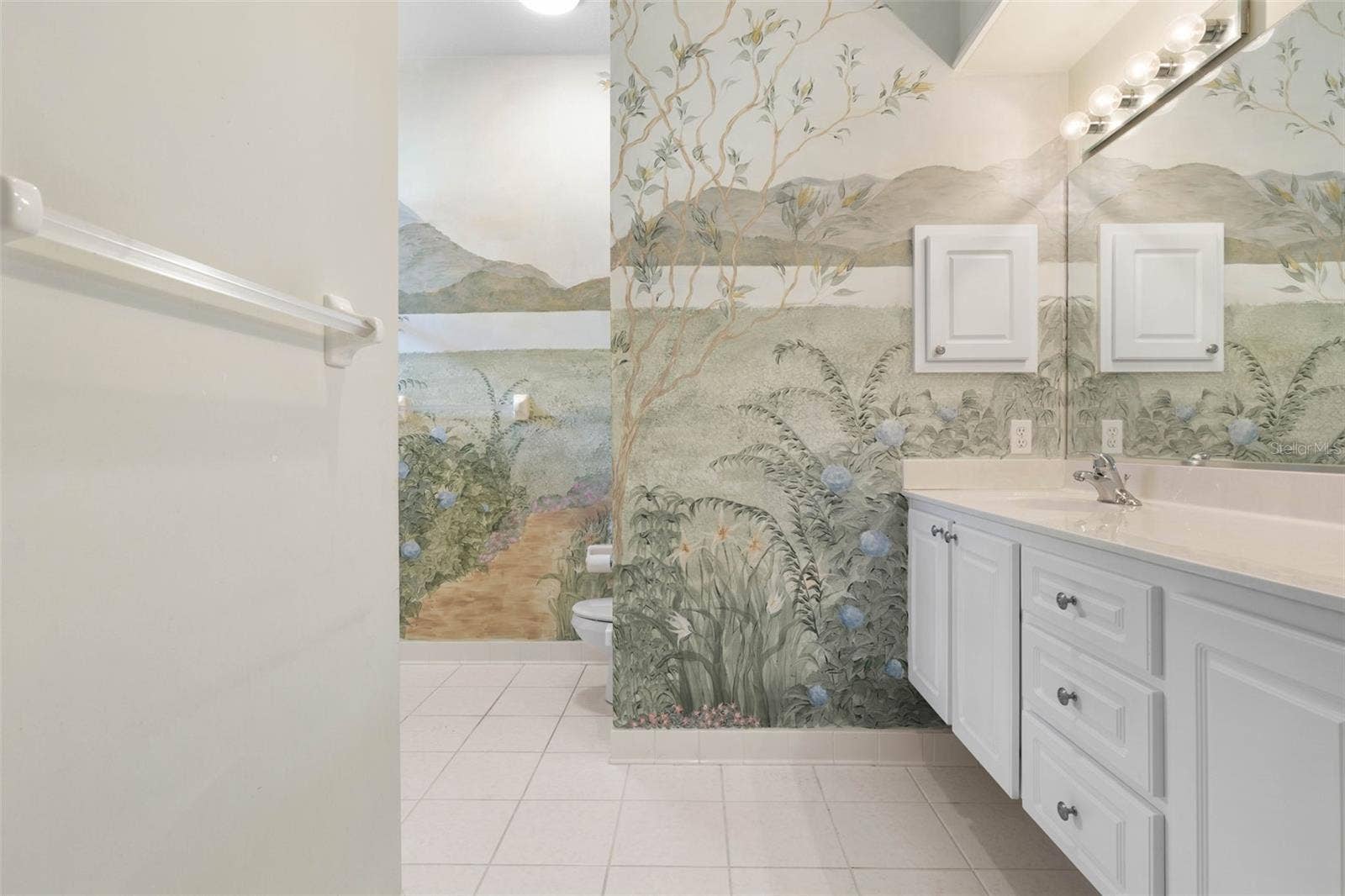 1128 GLENGAD RUN, Ormond Beach, FL 32174 1128 GLENGAD RUN, Ormond Beach, FL 32174