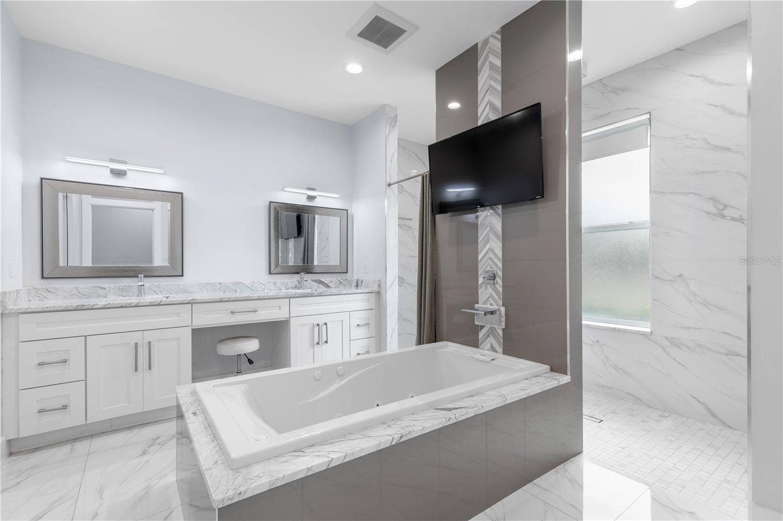 2 ROBIN PLACE, Palm Coast, FL 32164 Beautiful primary bathroom