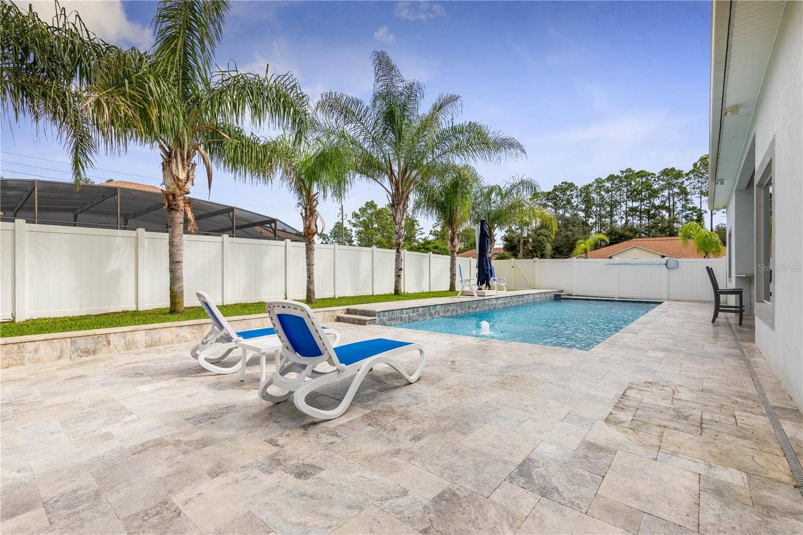 2 ROBIN PLACE, Palm Coast, FL 32164 Travertine pool deck